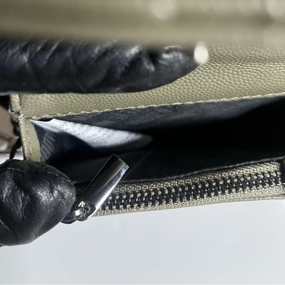 Steve Madden Bwren Flap Wallet with Keyring Color Olive green - Picture 6 of 6